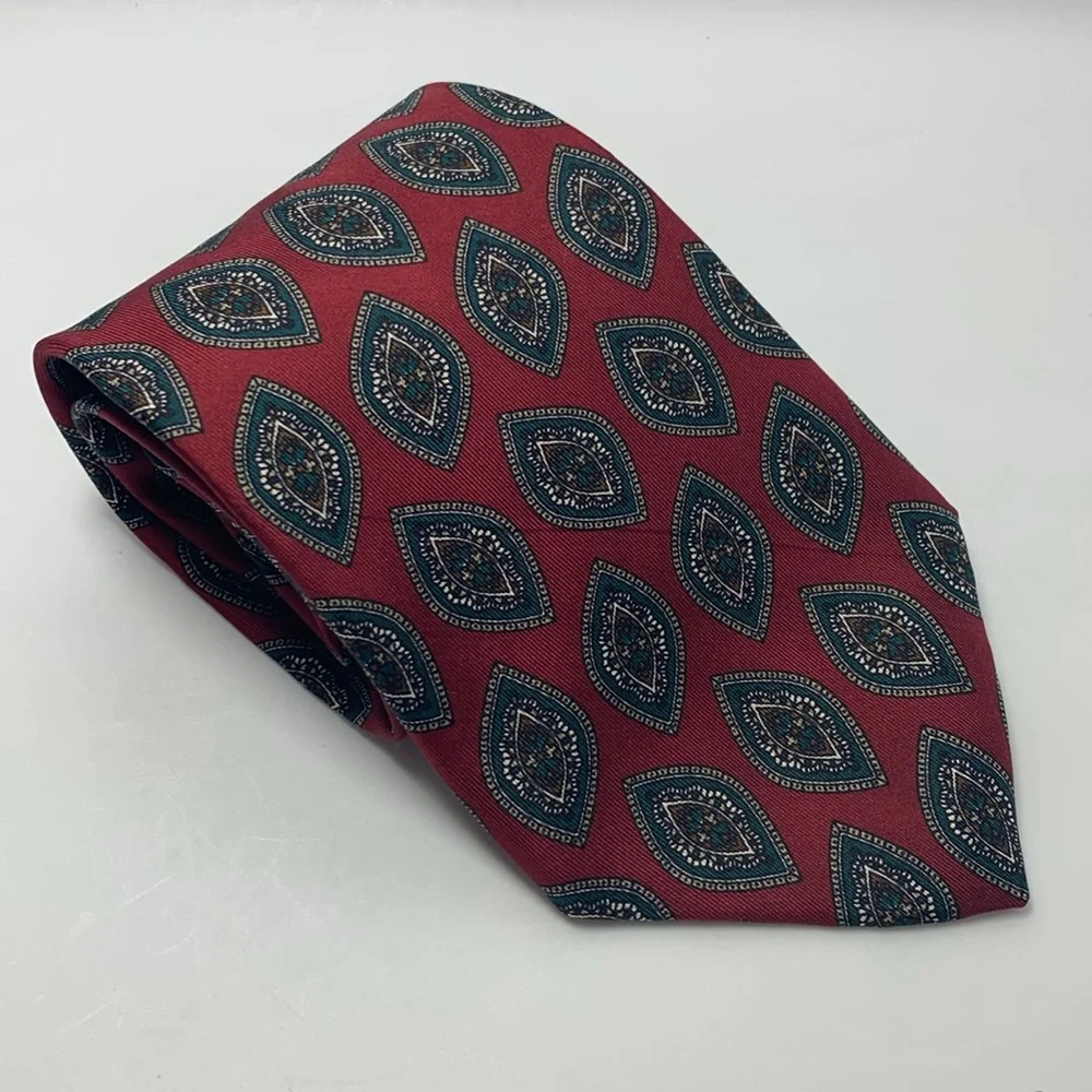 Christian Dior Authentic 100%‎ Silk Tie Made In The USA.